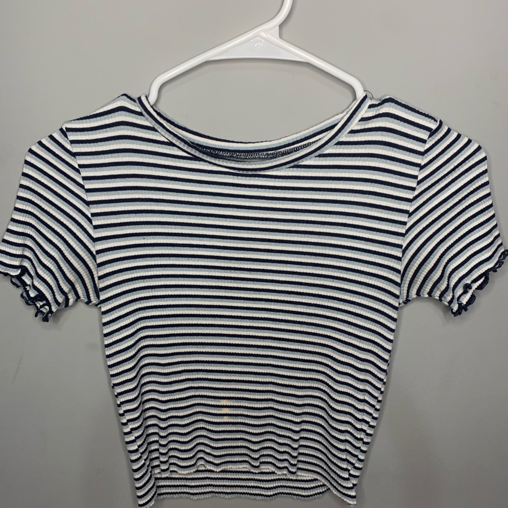 Size: XS Color: Black, White, Blue